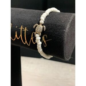 White Seed Bead Sea Turtle Stretch Bracelet Silver Tone Coastal Beach Jewelry